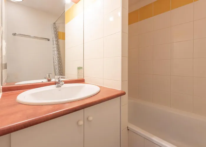 Lejlighed T2 Avec Piscine Couverte Et Parking